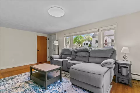 Living - 24 Coolidge Ave, Woonsocket, RI 02895 photo 3 of 4