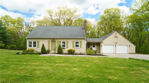 89 Pole Bridge Rd, Scituate, RI 02857