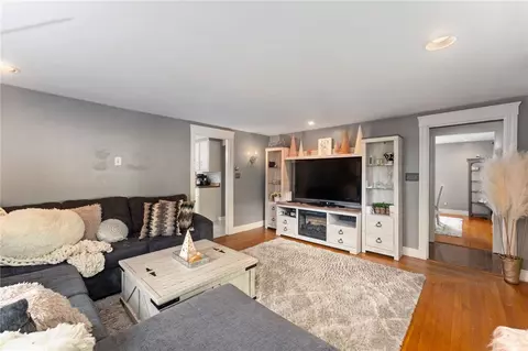 Living - 538 Bound Rd, Woonsocket, RI 02895 photo 1 of 4
