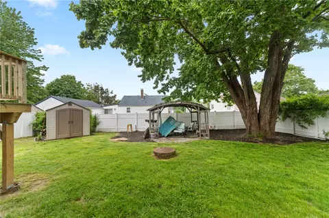 Exterior - 538 Bound Rd, Woonsocket, RI 02895 photo 3 of 7