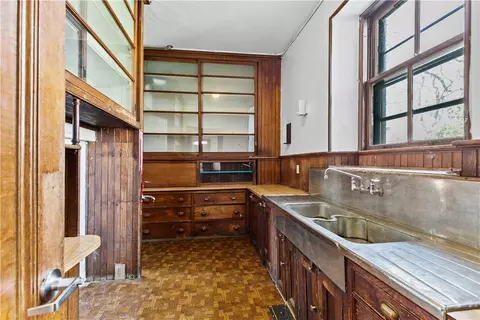 636 Rock St, Fall River, MA 02720 photo 17