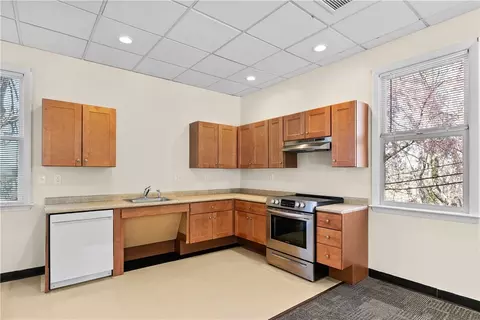 636 Rock St, Fall River, MA 02720 photo 36