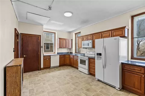 636 Rock St, Fall River, MA 02720 photo 16
