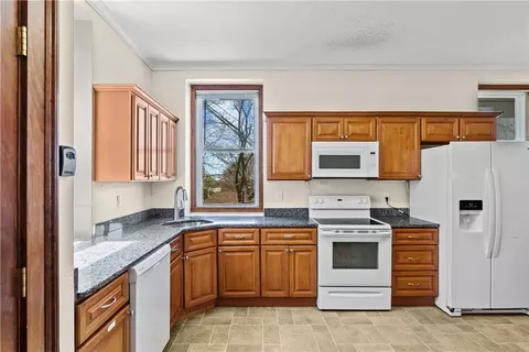 636 Rock St, Fall River, MA 02720 photo 14