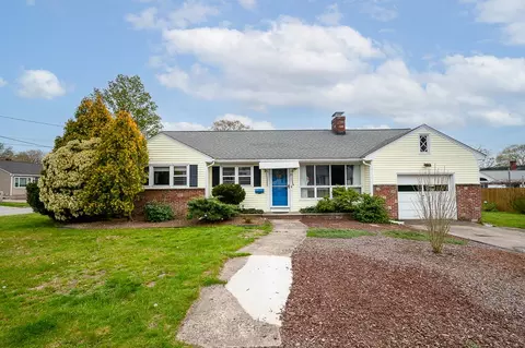 211 Williams St, Cumberland, RI 02864