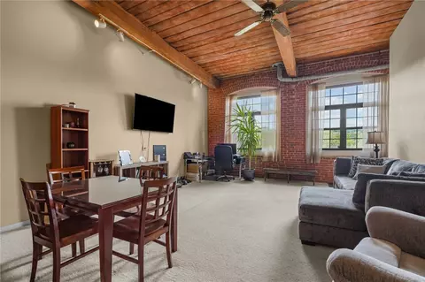15 Higgins St #405, Smithfield, RI 02917