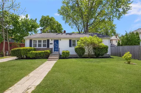 82 Marion Ave, Cranston, RI 02905