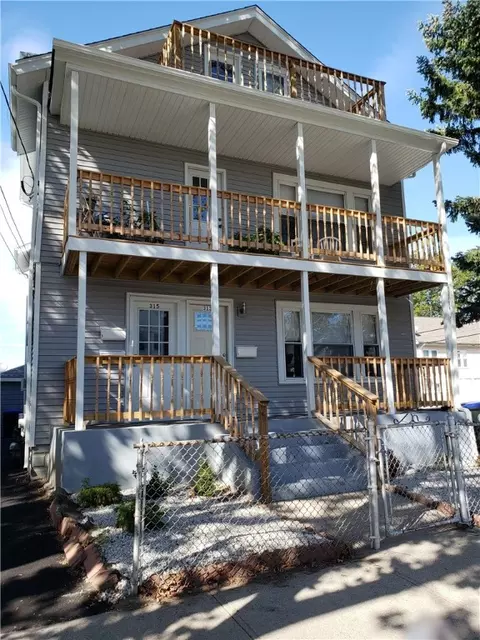 313 New York Ave, Providence, RI 02905