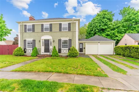 20 Avon Rd, Cranston, RI 02905