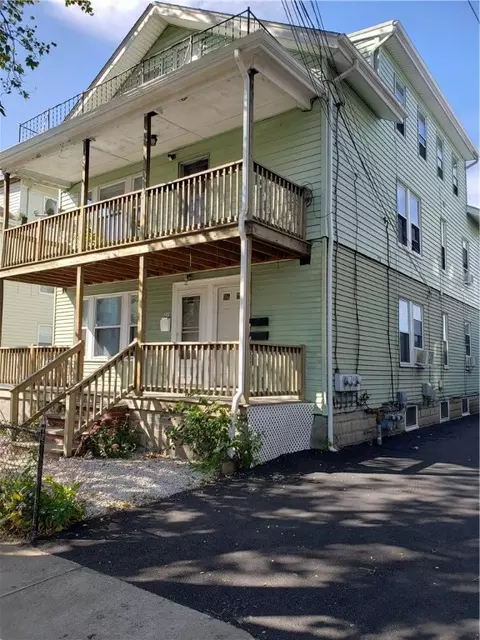 317 New York Ave, Providence, RI 02905