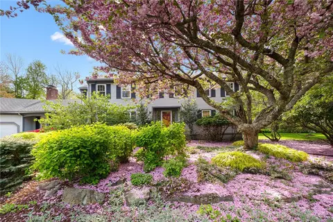 85 Scrabbletown Rd, North Kingstown, RI 02852