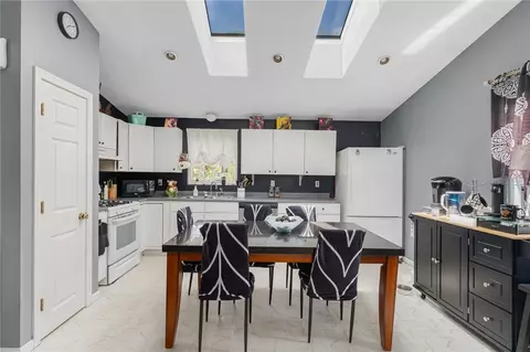 Kitchen - 75 Fairhaven Ave, Warwick, RI 02889 photo 3 of 5