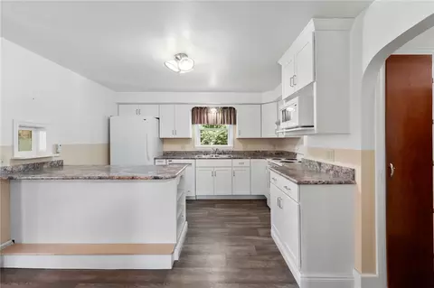 106 Pelletier Ave, Woonsocket, RI 02895 photo 5