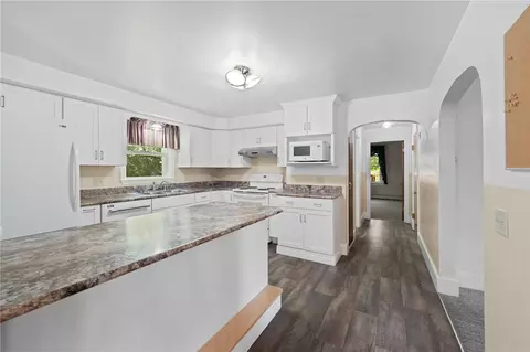 106 Pelletier Ave, Woonsocket, RI 02895 photo 6