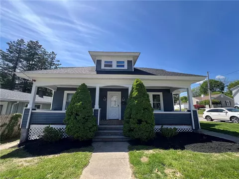 14 Middle St, West Warwick, RI 02893