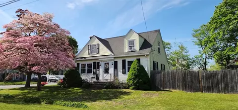 120 Harmony Ct, Warwick, RI 02889
