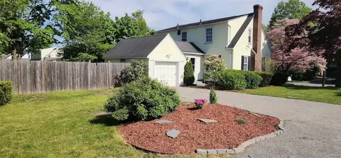 120 Harmony Ct, Warwick, RI 02889 photo 3