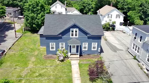 35 Union St, Woonsocket, RI 02895