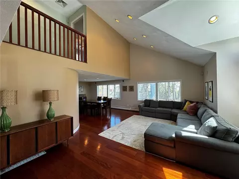 4 Wolfe Ct, Coventry, RI 02816 photo 5
