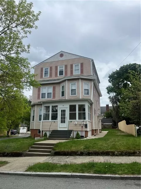 82 Roanoke St, Providence, RI 02908