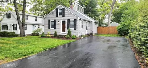 11 Bishop Hill Rd, Johnston, RI 02919