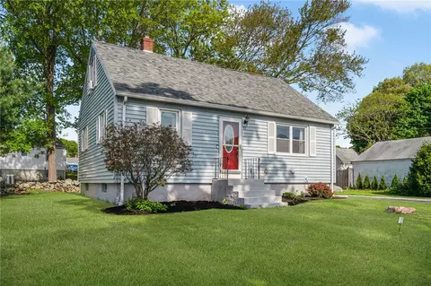 77 Aldrich St, West Warwick, RI 02893