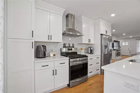 Kitchen - 115 Graystone St, Warwick, RI 02886 photo 2 of 4