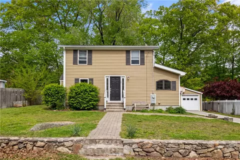 13 Oliver St, Glocester, RI 02814