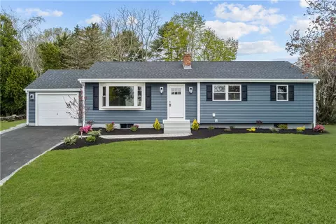 51 Arrowhead Ln, Portsmouth, RI 02871