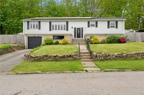 2 Rose Hill Dr, Johnston, RI 02919