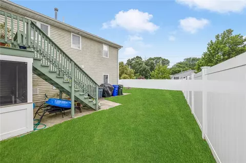 Exterior - 23 Hamlet Ct, Bristol, RI 02809 photo 6 of 10