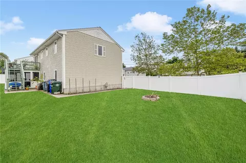 Exterior - 23 Hamlet Ct, Bristol, RI 02809 photo 7 of 10
