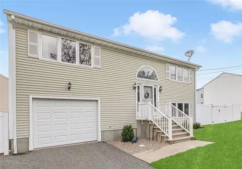 Exterior - 23 Hamlet Ct, Bristol, RI 02809 photo 10 of 10
