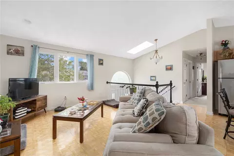 Living - 23 Hamlet Ct, Bristol, RI 02809 photo 1 of 2