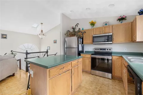 Kitchen - 23 Hamlet Ct, Bristol, RI 02809 photo 2 of 2