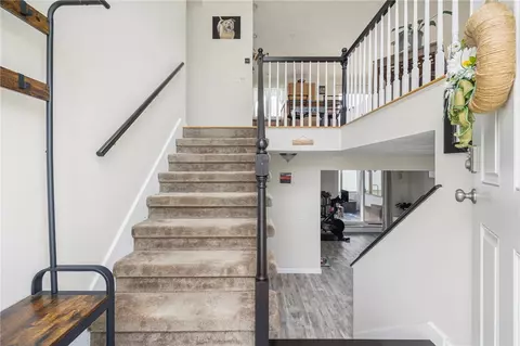 Entry Way - 23 Hamlet Ct, Bristol, RI 02809 photo 1 of 1
