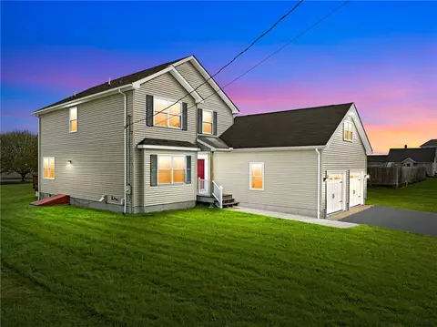 32 Cypress Ave, Narragansett, RI 02882