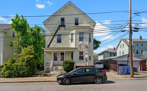 13 Magill St, Pawtucket, RI 02860
