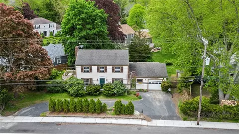550 County Rd, Barrington, RI 02806