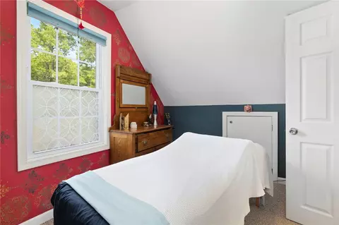 Bedroom - 200 E Shore Dr, Exeter, RI 02822 photo 5 of 5