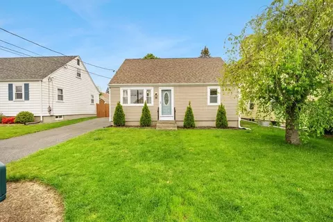 38 Barrows St, Cumberland, RI 02864