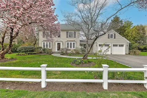 29 Adams Point Rd, Barrington, RI 02806