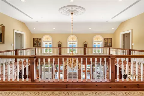 Entry Way - 8 Manatuck Ave, Westerly, RI 02891 photo 4 of 4