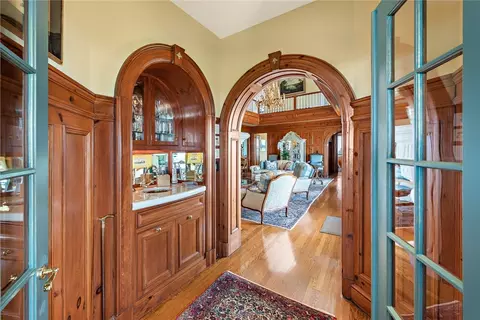 Entry Way - 8 Manatuck Ave, Westerly, RI 02891 photo 3 of 4