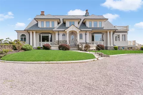 8 Manatuck Ave, Westerly, RI 02891