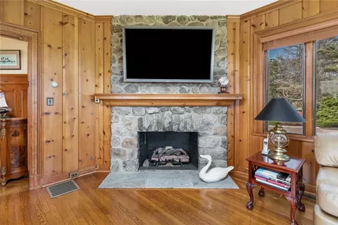 Living - 8 Manatuck Ave, Westerly, RI 02891 photo 4 of 5