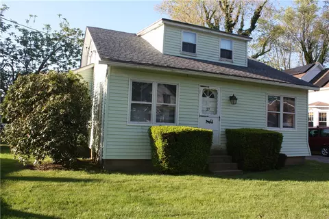 27 Mechanic St, South Kingstown, RI 02879