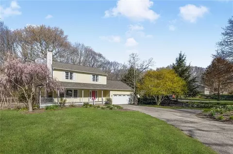 78 Village Hill Ln, North Kingstown, RI 02852