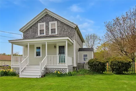 475 Turner Rd, Middletown, RI 02842