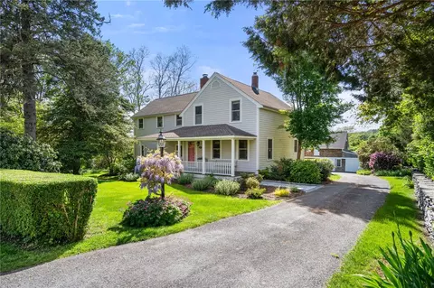 178 Vaucluse Ave, Middletown, RI 02842